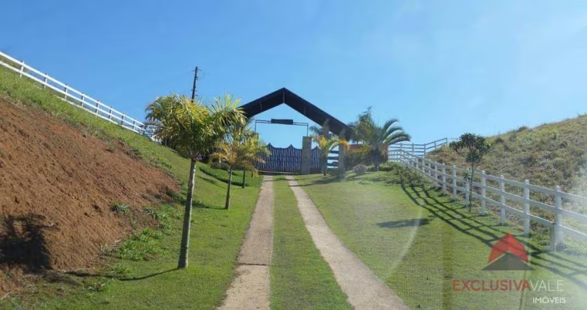 Sítio com 3 dormitórios à venda, 457864 m² por R$ 4.000.000 - São José dos Campos/SP
