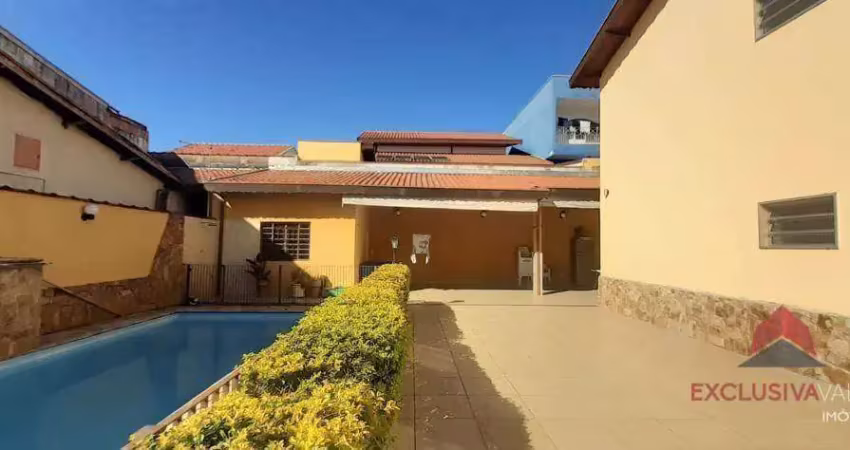 Casa à venda, 349 m² por R$ 820.000,00 - Parque São Cristóvão - Taubaté/SP