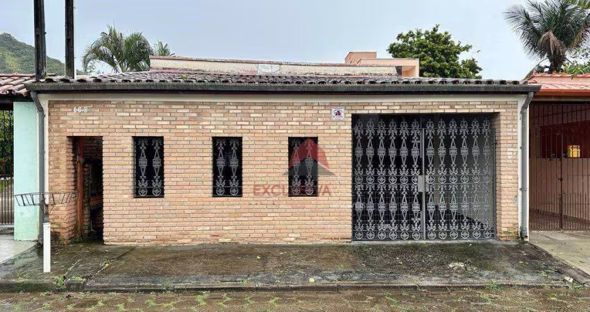Casa com 3 dormitórios à venda, 158 m² por R$ 550.000 - Centro - Caraguatatuba/SP
