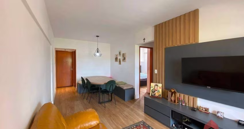 Apartamento com 2 dormitórios, suíte, 2 vagas, varanda com churrasqueira à venda, 65 m² por R$ 450.000 - Jardim Satélite - São José dos Campos/SP