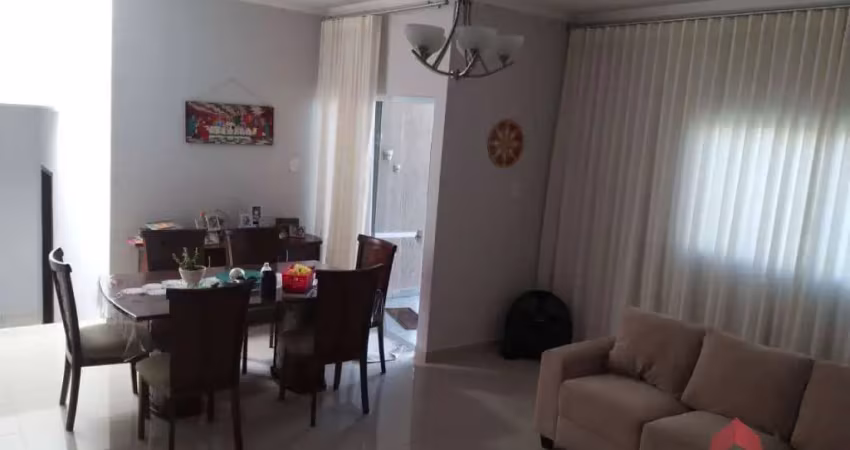 Casa com 3 dormitórios à venda, 174 m² por R$ 780.000,00 - Villa Branca - Jacareí/SP