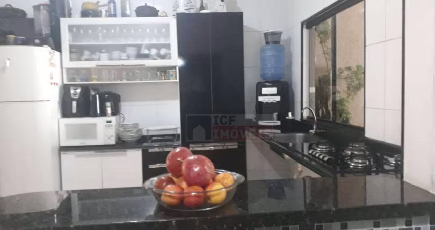 Casa com 3 dormitórios à venda, 200 m² por R$ 635.000 - Jardim Dona Regina - Santa Bárbara D'Oeste/SP