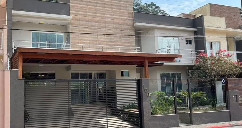 CASA NO BAIRRO RESSACADA - ITAJAÍ