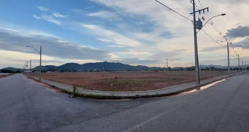 TERRENO EM ILHOTA