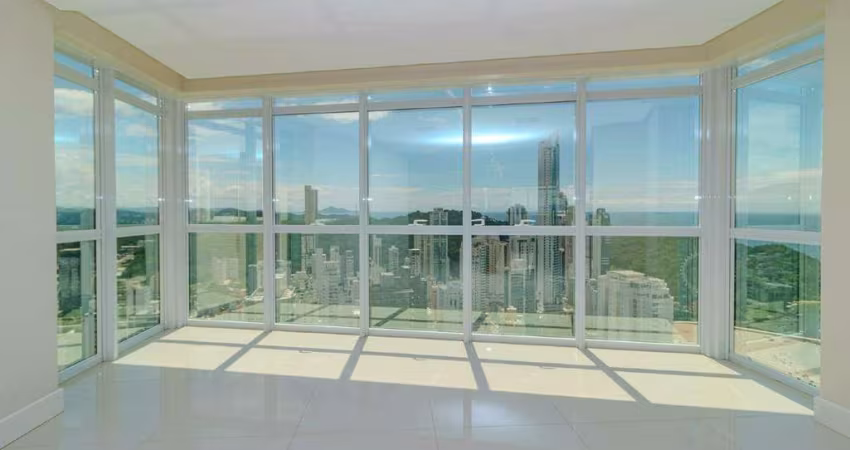 Apartamento no Ed. Alameda Jardins em Balneário Camboriú.