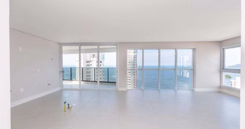 Apartamento à venda na 2ª Quadra de Balneário Camboriú com 4 suítes