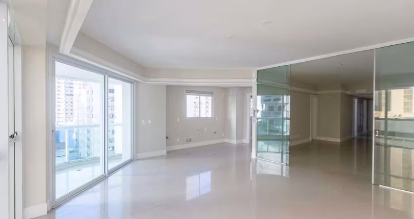 Apartamento à venda em Balneário Camboriú com 3 suítes