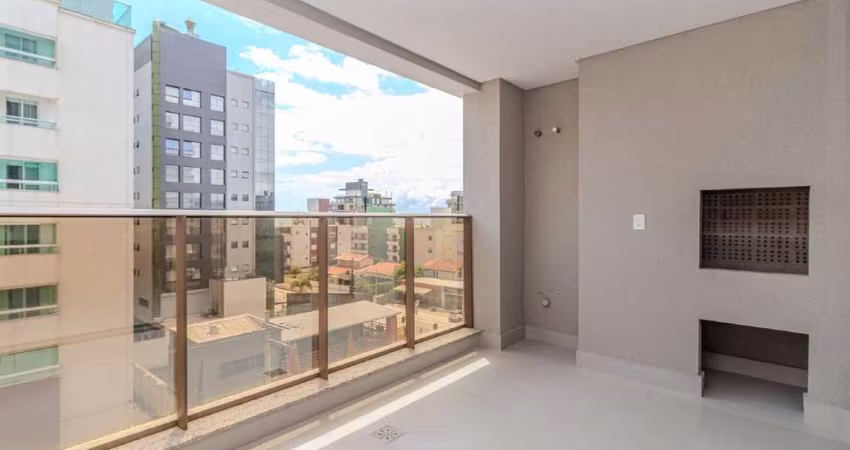Apartamento com 03 suítes à venda na Praia Brava.