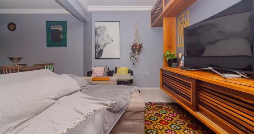 Apartamento à venda com 02 dormitórios, na rua do mar na Praia Brava.