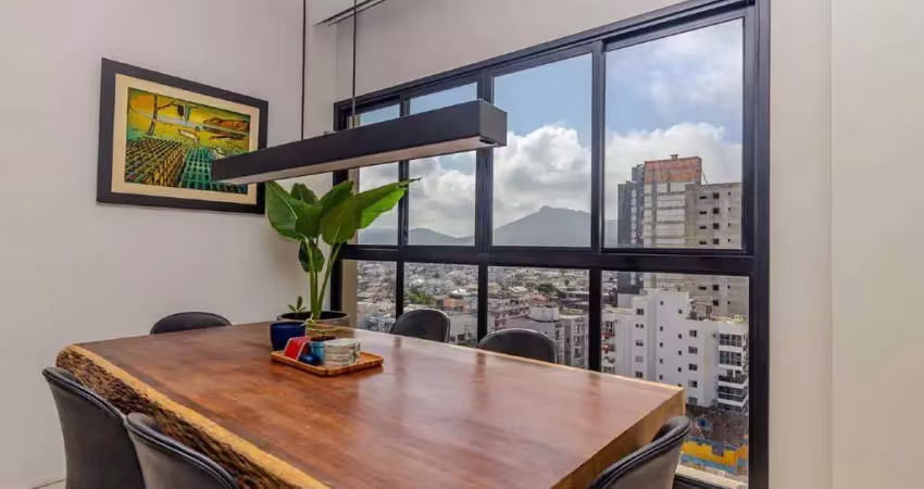 Este elegante imóvel, com 138m² de área privativa, está à venda no edifício solar di siena