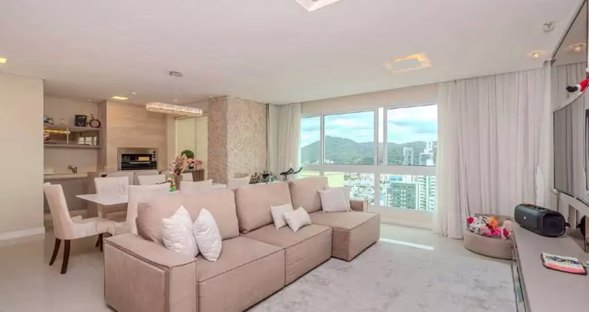 Apartamento à venda no centro de Balneário Camboriú no Ed. Puerto Velero