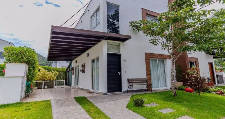 Casa no condomínio village dos ipes em balnéario camboriú