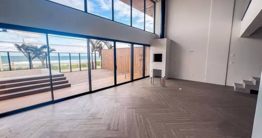 Duplex frente mar à venda no Ed. Sunrise na Praia Brava