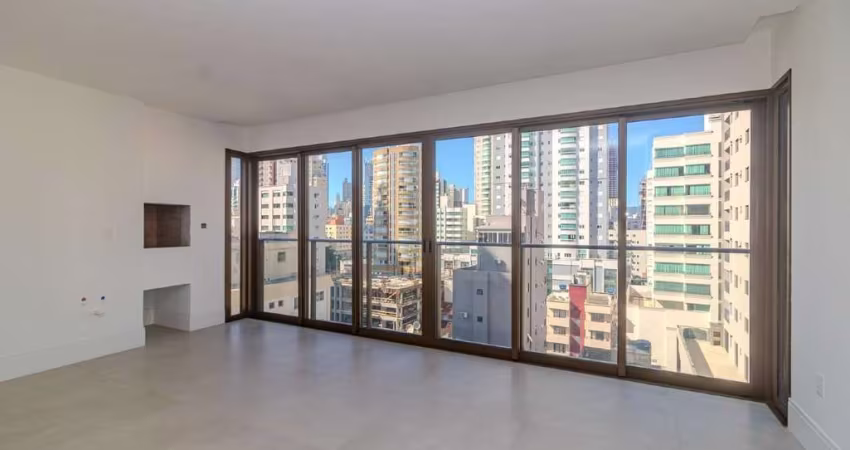 Apartamento à venda no Ed. Admirá em Balneário Camboriú