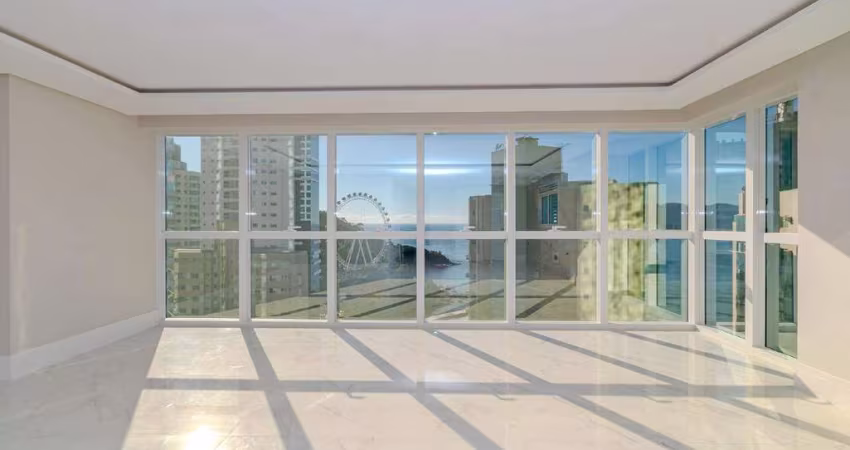 Apartamento com 04 suítes e vista para o mar à venda em Balneário Camboriú.