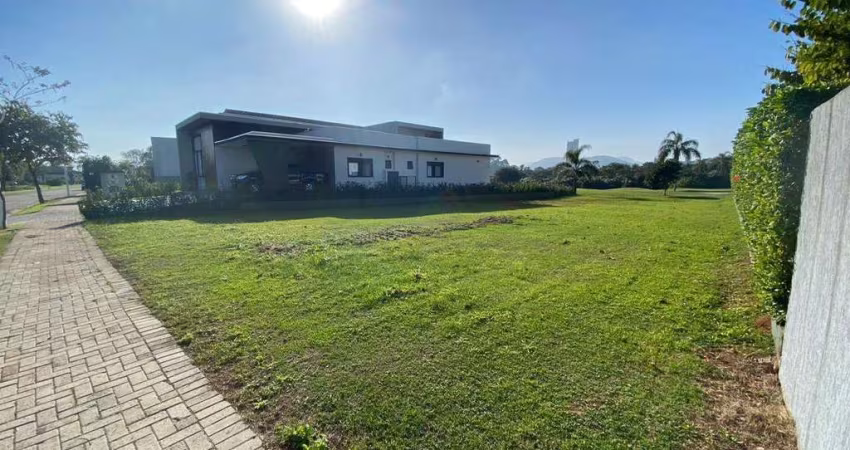 Terreno à venda no Condomínio Residencial Camboriú Yatch &amp; Golf