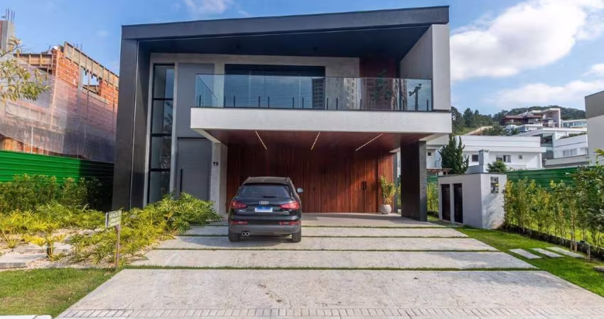 Casa à venda no Condomínio Horizontal na Praia Brava