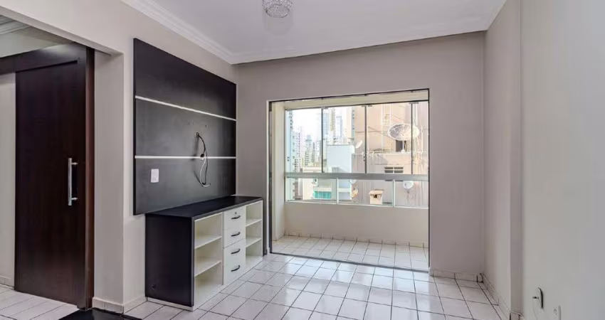 Apartamento á venda no Ed. Uirapuru