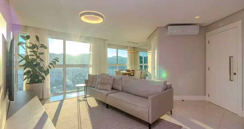 Apartamento à venda no Ed. Falcon no centro de Balneário Camboriú