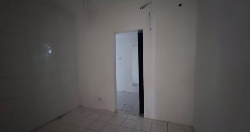 Apartamento com 2 quartos  para alugar, 49.61 m2 por R$700.00  - Kennedy - Caruaru/PE