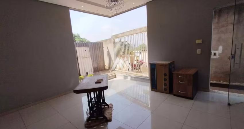 Alugo loja comercial em Itatiaiuçu excelente localização.