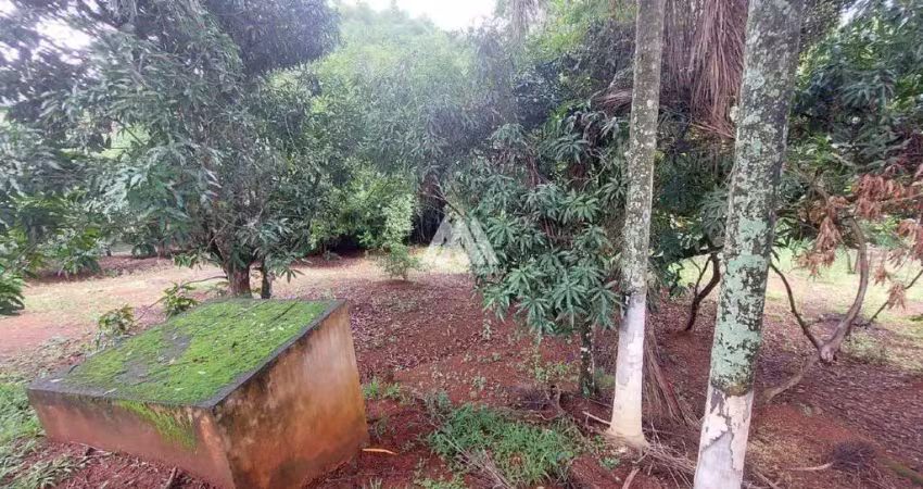 Vendo chácara em Itatiaiuçu de 4.000m² com 04 quartos e piscina excelente localização.