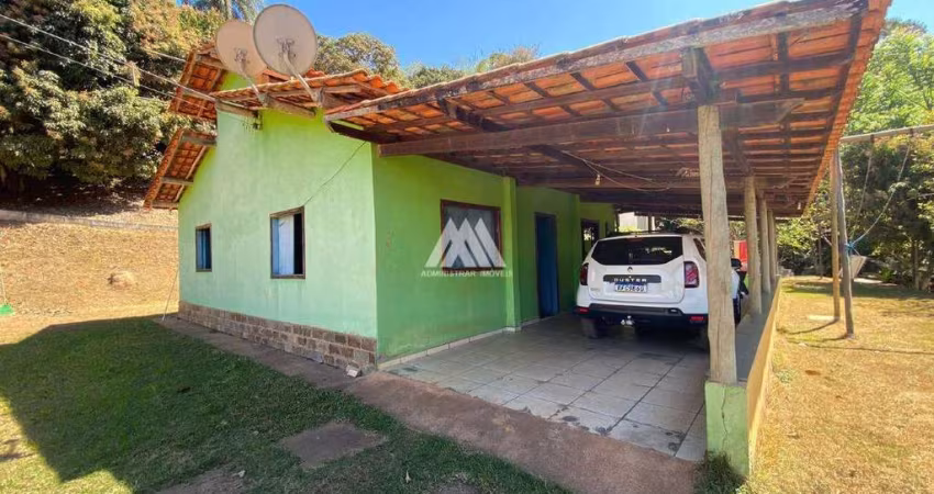Vendo fazenda de 7.2 hectares em Itatiaiuçu com 03 quartos e piscina excelente localização.