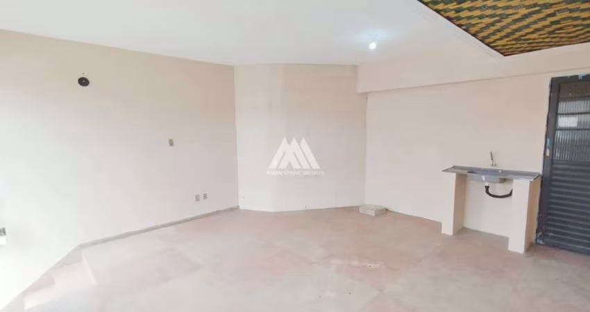 Alugo loja em Itatiaiuçu de 30m²excelente localização.