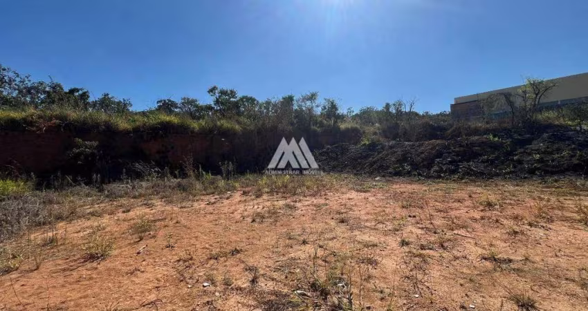 Alugo lote em Itaúna com ótima localização!