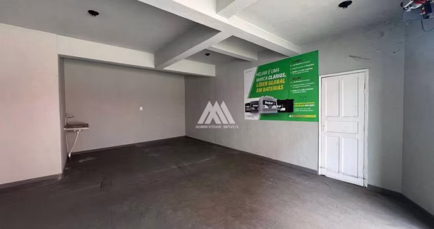 Alugo excelente loja comercial em Itaúna no centro!