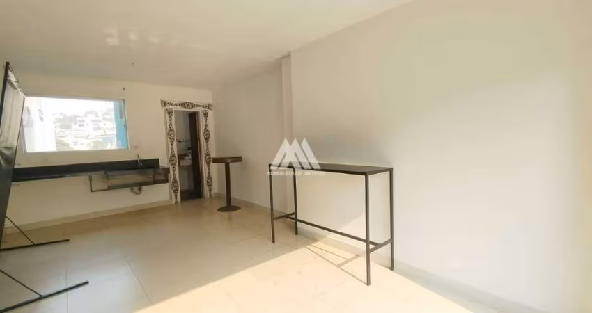 Alugo casa em Itaúna com em ótima localização