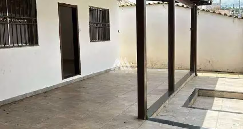 Vendo casa no Lourdes com área gourmet em boa localização!
