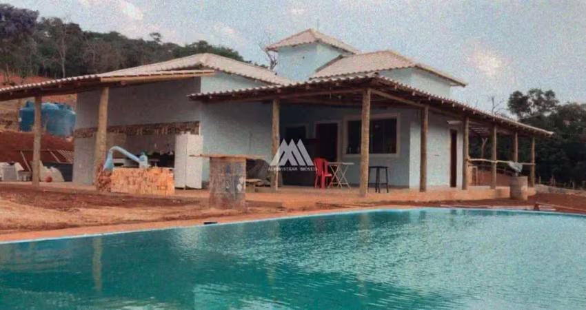 Vendo chácara de 1400m² em itatiaiuçu com 03 quartos e piscina excelente localização
