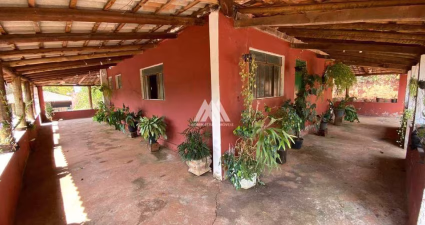 Vendo chácara em Itatiaiuçu de 10.500m² com 09 quartos e piscina excelente localização.