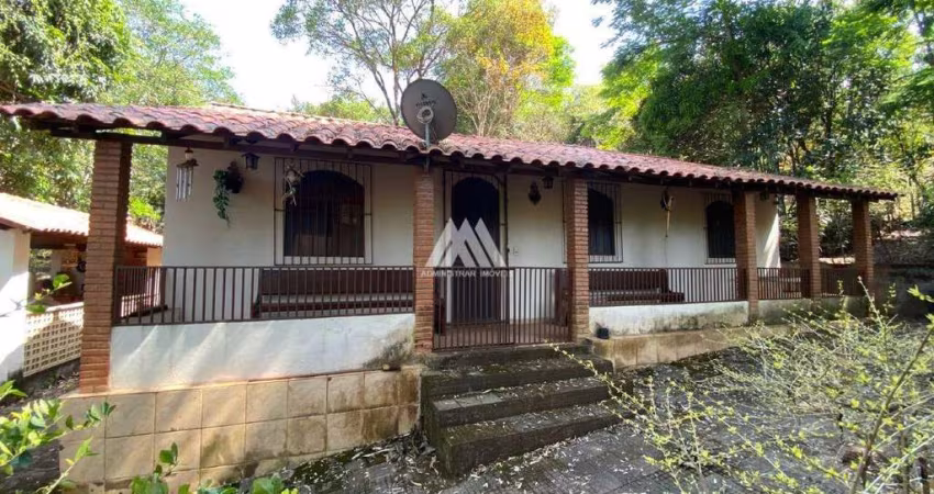 Vendo chácara em Itatiaiuçu de 6.000m² com 04 quartos excelente localização.