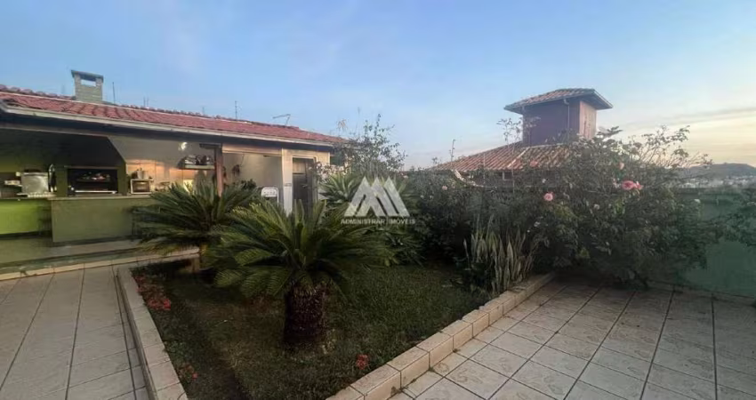 Vendo casa em Itaúna em excelente localização!