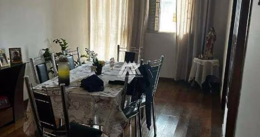 Vendo casa em Itaúna em excelente localização!