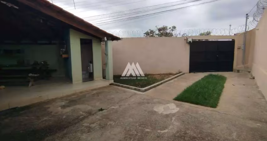 Vendo casa em Itaúna em excelente localização!