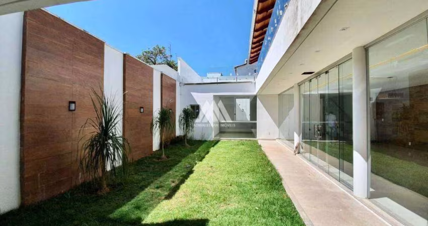 Vendo casa em Itaúna com 3 pavimentos em excelente localização!