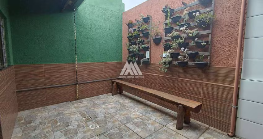 Vendo casa em Itaúna em excelente localização!