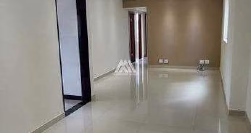Vendo casa em Itaúna com 03 quartos com garagem em ótima localização