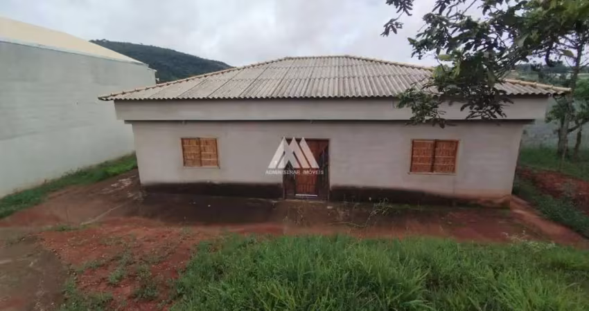 Vendo chácara em itatiaiuçu de 1000m² com 03 quartos excelente localização.