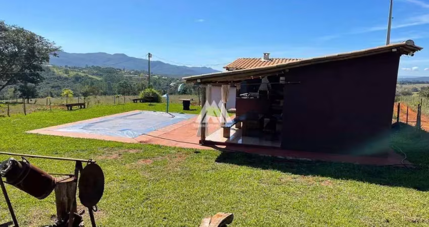 Alugo sitio de temporada em Itatiaiuçu com excelente localização.