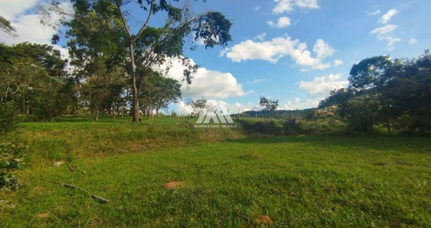 Vendo terreno em Itatiaiuçu de 17.000m² com lagoa muito arborizado, com excelente localização.