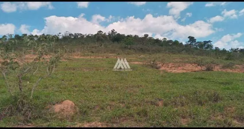 Vendo chácara em itatiaiuçu de 10.000m² excelente localização.