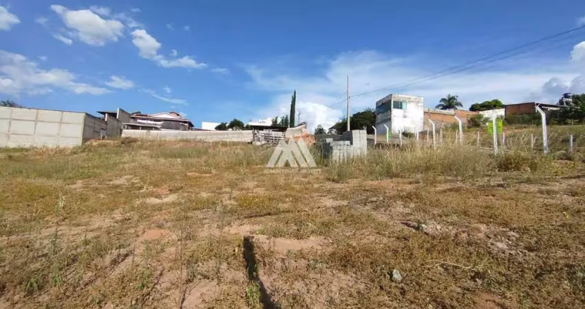 Terreno à venda no Vale das Aroeiras, Itaúna 