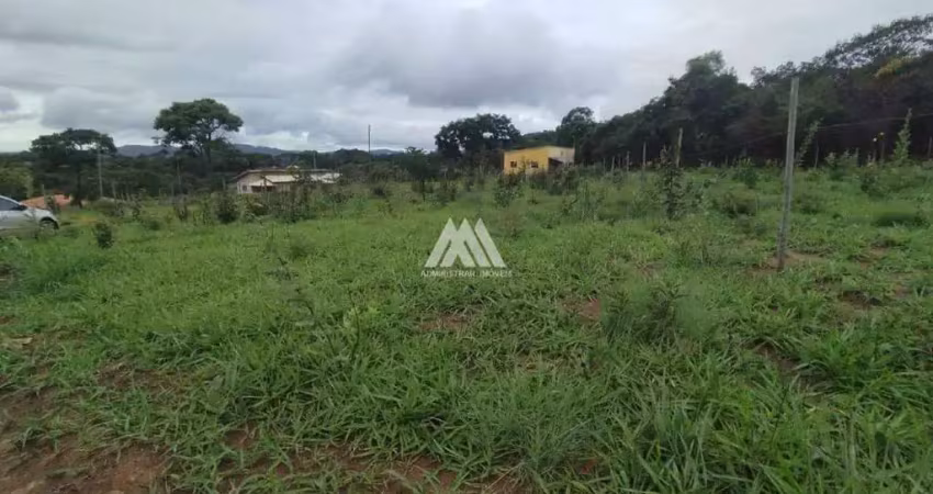 Vendo chácara em itatiaiuçu de 975,72m² excelente localização!