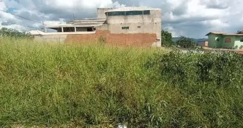 Terreno á venda de 360m² sendo ótima localização em igarapé mg!