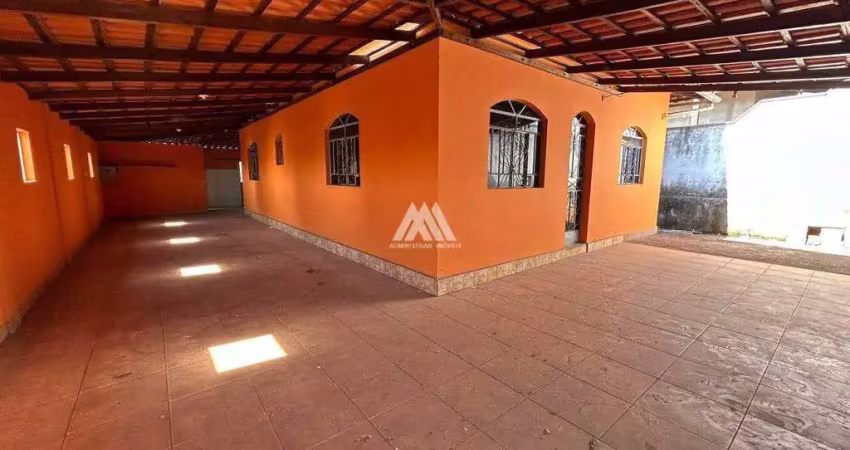 Casa com 3 quartos para alugar no Pio XII, Itatiaiuçu 