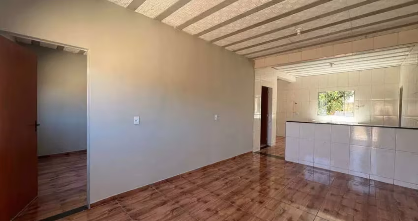 Casa residencial com 02 quartos sendo 01 suíte para locação em são joaquim de bicas-mg!